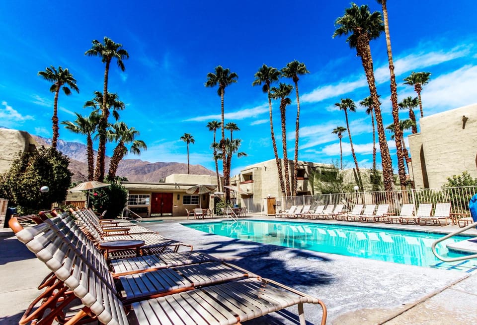 Desert Vacation Villas Resort in Palm Springs
