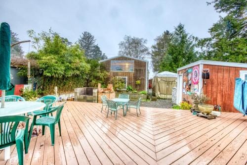 Getaway Bar on Easy Street Hotel in Rockaway Beach