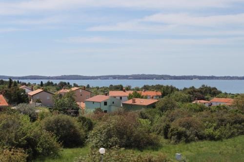 Triple Room Peroj 2235f Hotel in Fažana