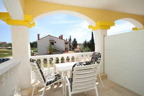 Rooms with a swimming pool Peroj, Fazana - 2235 Hotel in Fažana