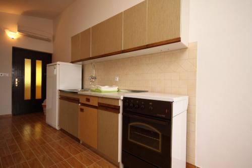 Apartments and rooms by the sea Starigrad, Paklenica - 6588 Hotel in Zadar County