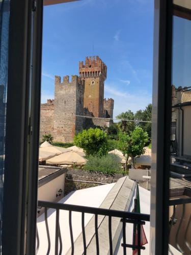 Castello Centro Storico Hotel in Lazise