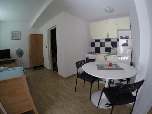 Apartments and rooms by the sea Bibinje, Zadar - 6199 Hotel in Šibenik-Knin County, Croatia