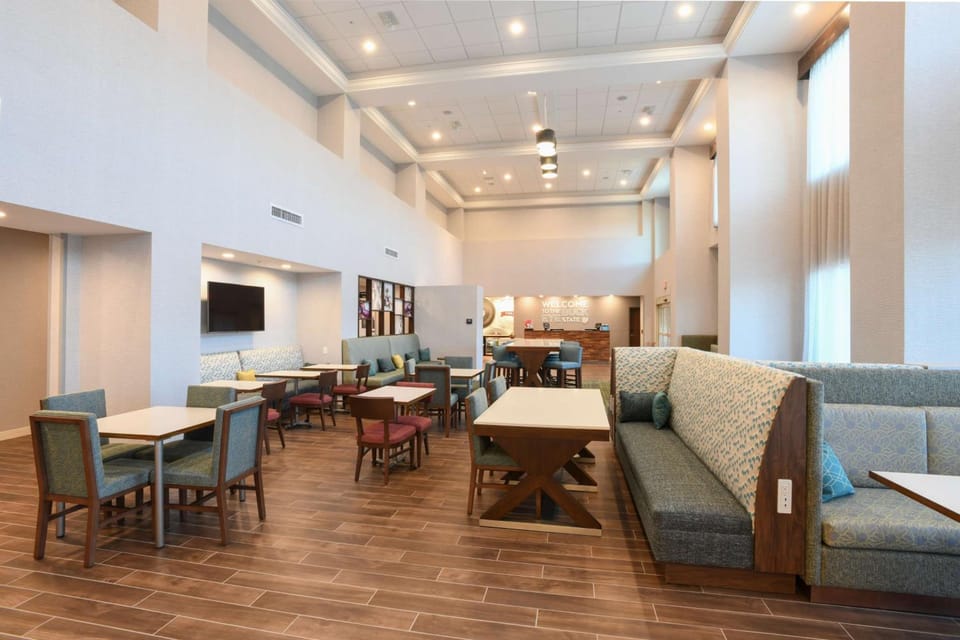 Hampton Inn & Suites by Hilton Cincinnati Liberty Township Hotel in Ohio