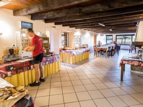 Les Quatre Vents Hotel in Auvergne-Rhône-Alpes
