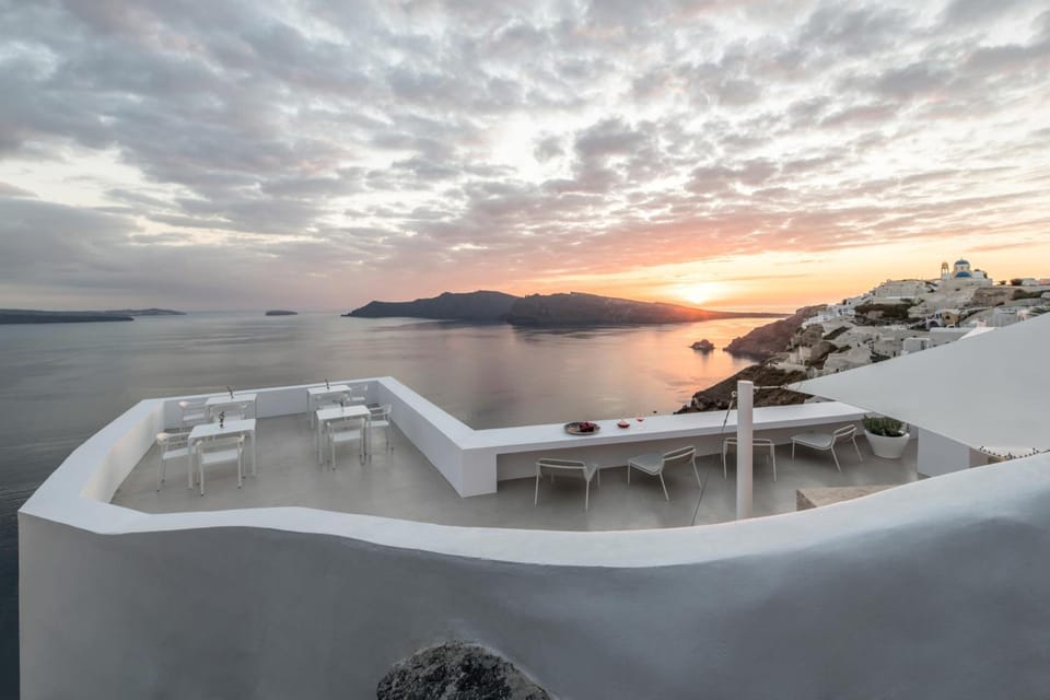Saint Santorini Hotel in Oia