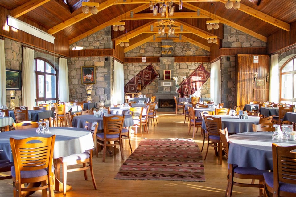 Lake Cildir Lodge Hotel in Georgia