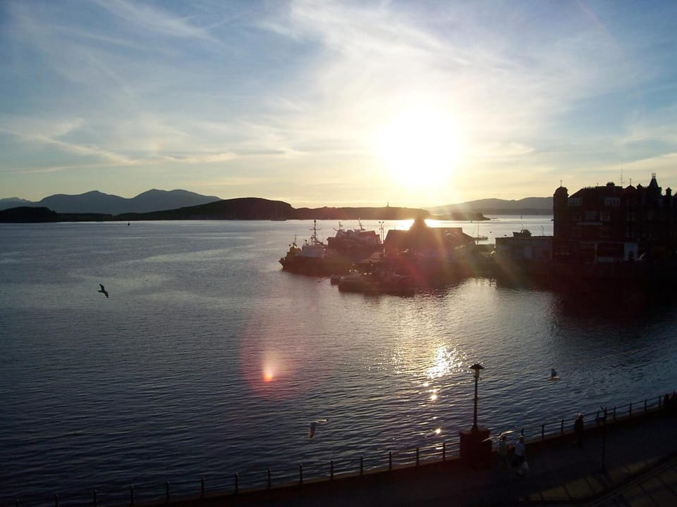 Kings Arms Holiday Apartments Hotel in Oban