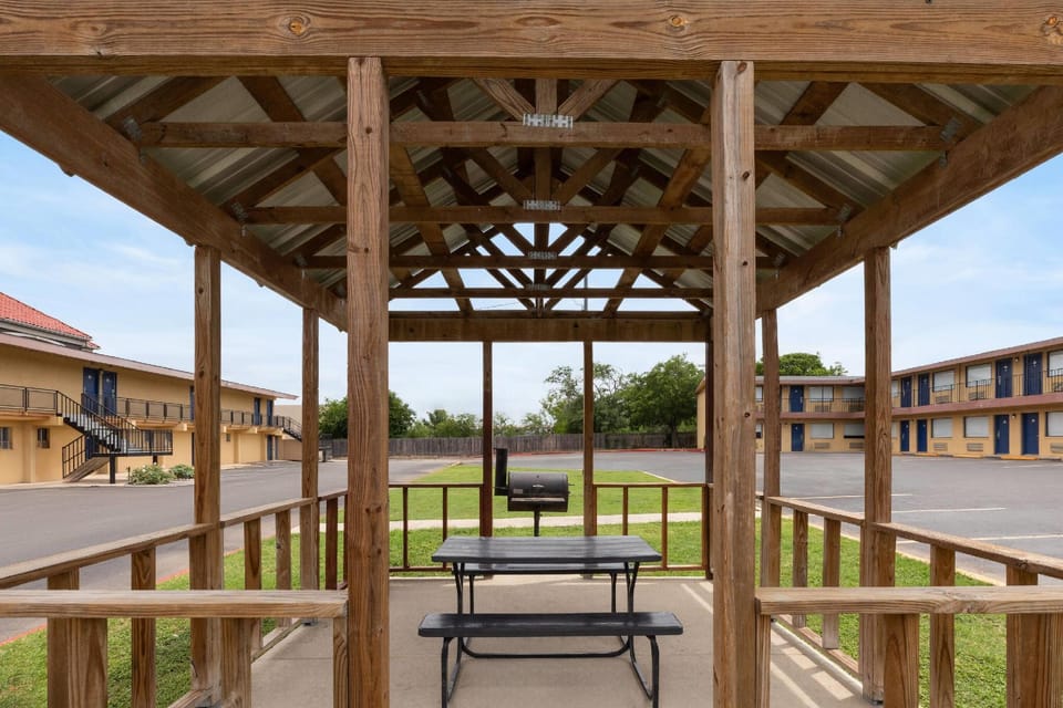 Travelodge by Wyndham New Braunfels Hotel in New Braunfels