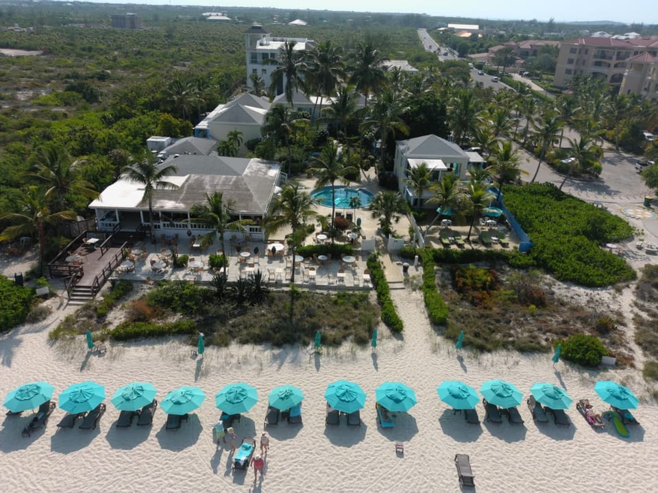 Sibonne Beach Hotel Hotel in The Bight Settlement