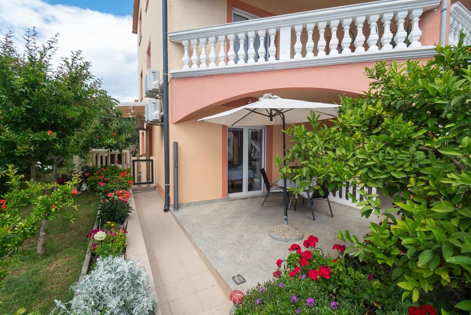 Apartments Jak Hotel in Šibenik-Knin County, Croatia