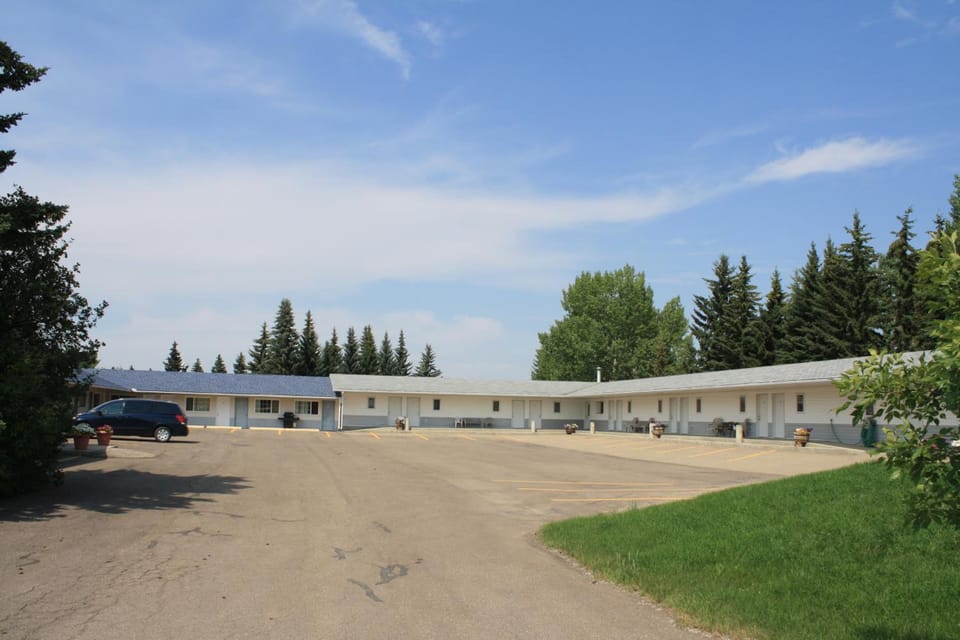 Lamplighter Inn Motel in Alberta