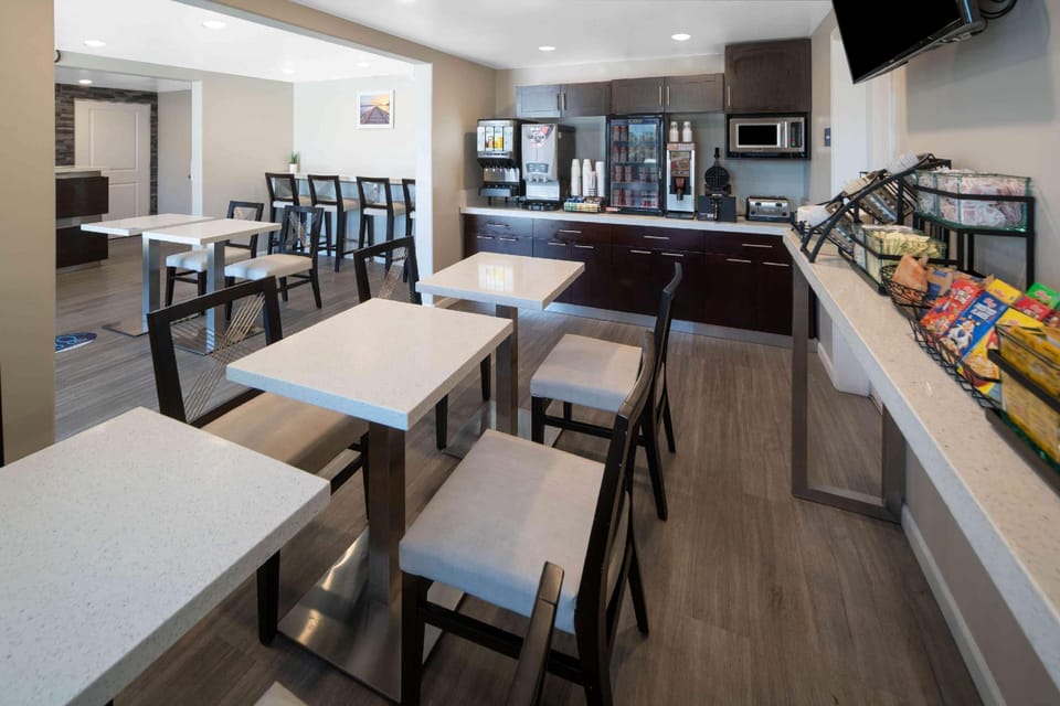 Days Inn by Wyndham Galt/Elk Grove South Hotel in San Francisco Bay Area