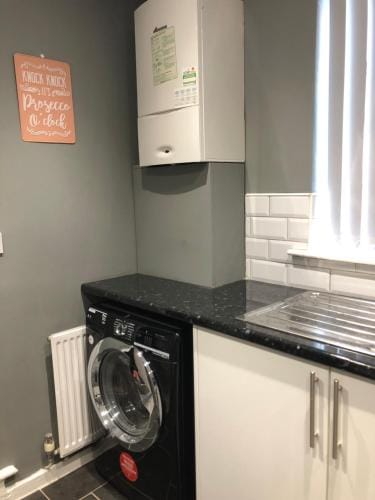 3. Stylish Private Double Room Near Manchester City Centre Hotel in Manchester