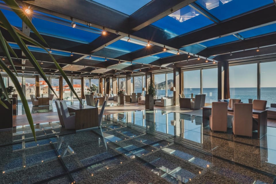 Avala Resort & Villas Hotel in Budva