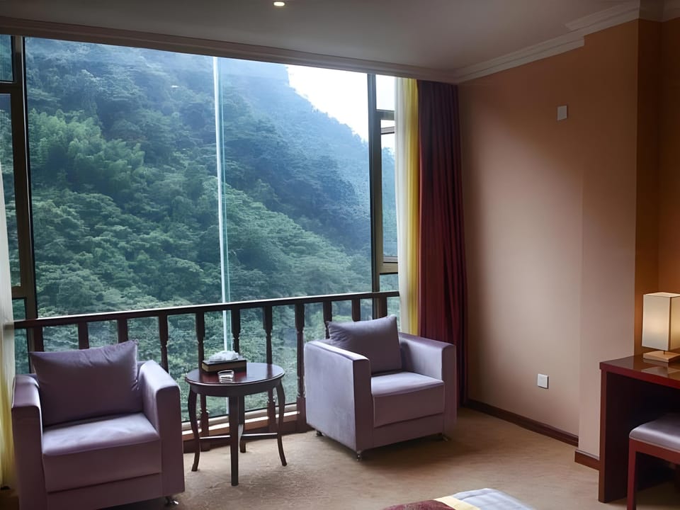 Chengdu Lying Dragon Lake Hotel Hotel in Chengdu