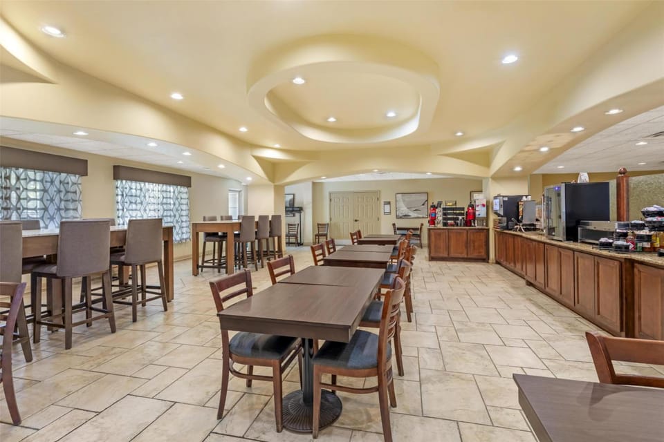 Best Western Plus Monica Royale Inn & Suites Hotel in Greenville