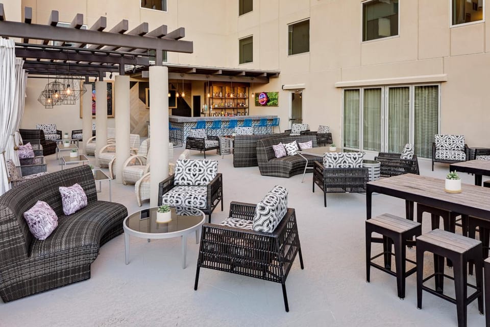 Bar/lounge