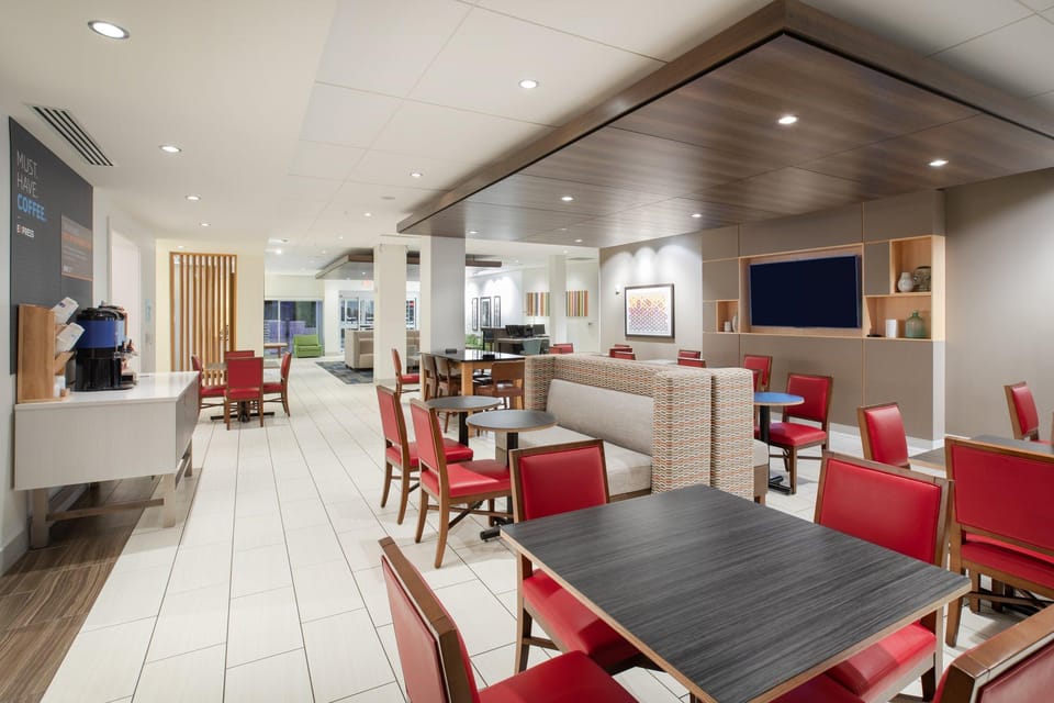 Holiday Inn Express & Suites Great Bend By IHG Hotel in Kansas