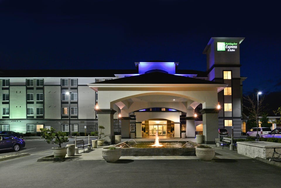 Holiday Inn Express & Suites Tacoma South - Lakewood by IHG Hotel in Lakewood