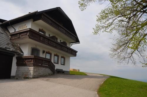 Gasthof-Pension Urzn Hotel in Altmünster