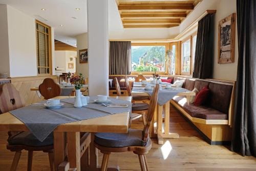 Hotel Garni Hubertushof Hotel in Serfaus