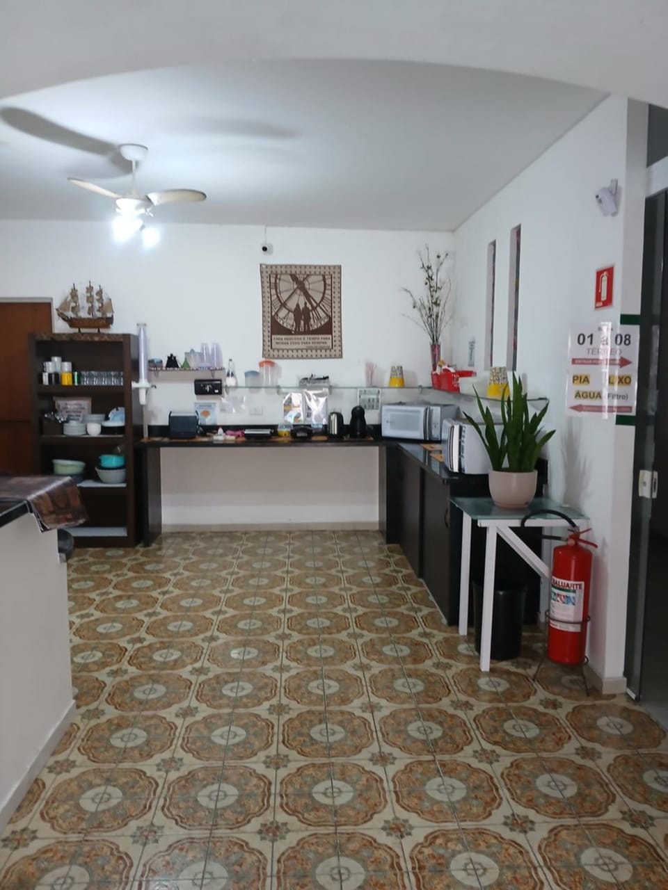 Pousada Parque Suites - Estacionamento e Piscina na Enseada Hotel in State of São Paulo