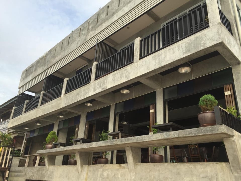 Bro&Sis Place Hotel in Ko Tao