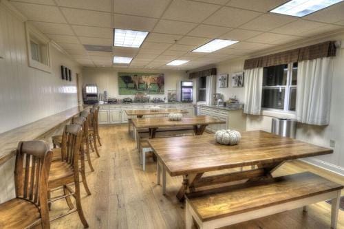 Lodge at Five Oaks Pigeon Forge - Sevierville Hotel in Sevierville