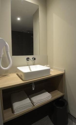 37 Lodge Courbevoie Hotel in Courbevoie