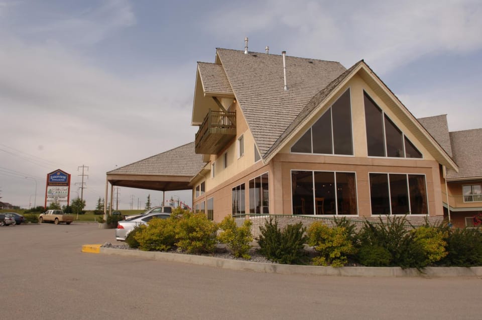Lakeview Inns & Suites - Hinton Hotel in Hinton