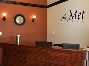 The Met Hotel Hotel in New Westminster