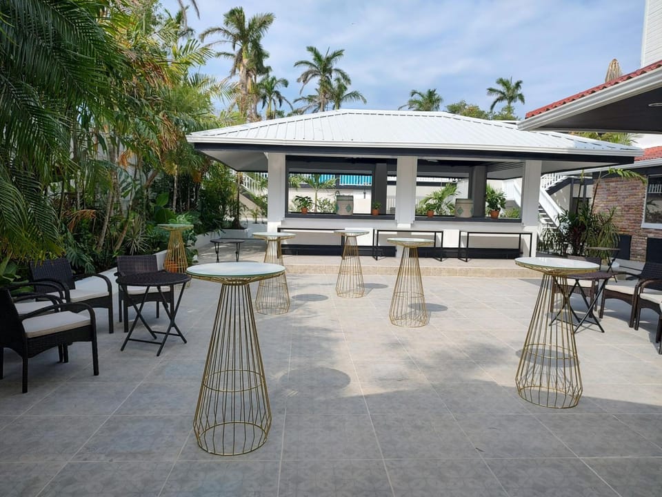 The Great House Inn Hotel in Belize City