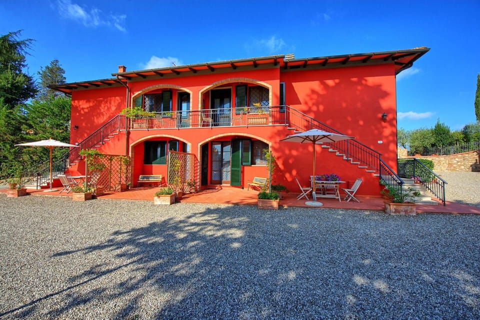 Casa Rossa by PosarelliVillas Hotel in Tuscany