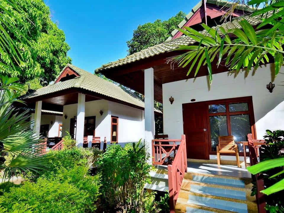 First Bungalow Beach Resort Resort in Ko Samui
