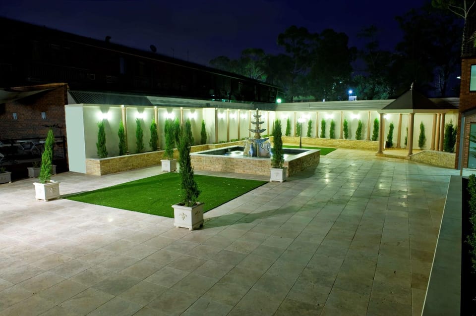 Hunts Hotel Liverpool Hotel in Casula