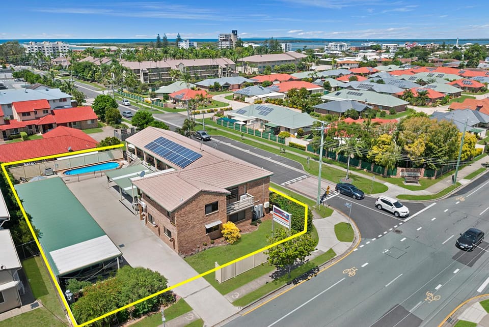 Golden Beach Motor Inn, Caloundra Motel in Golden Beach