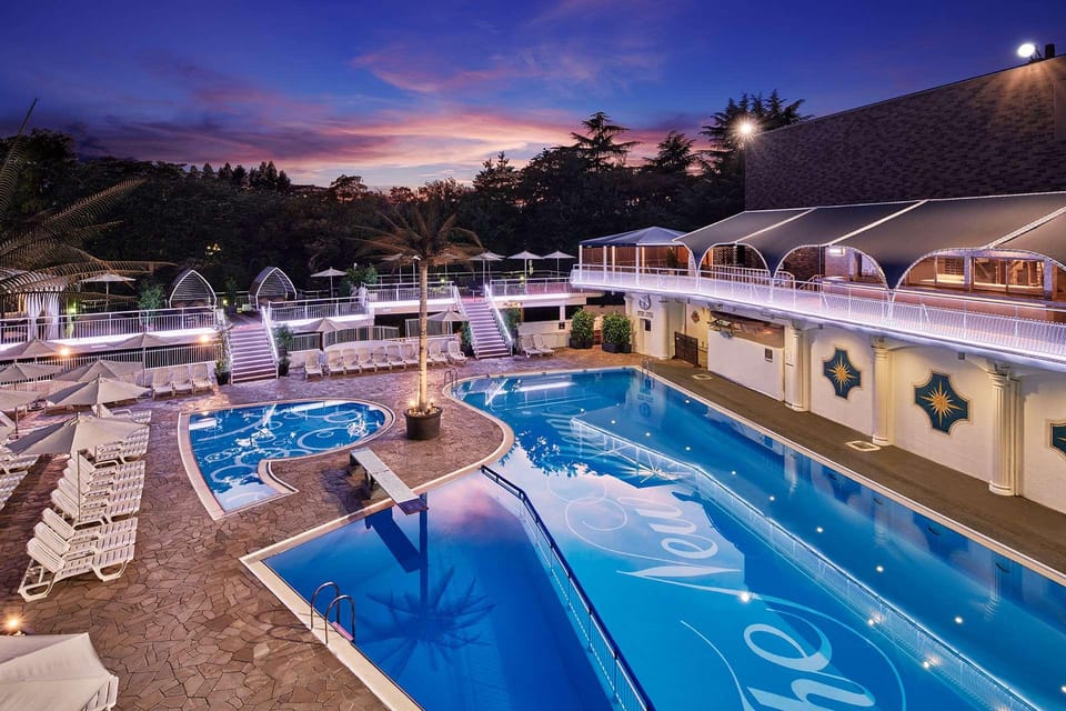Swimming pool