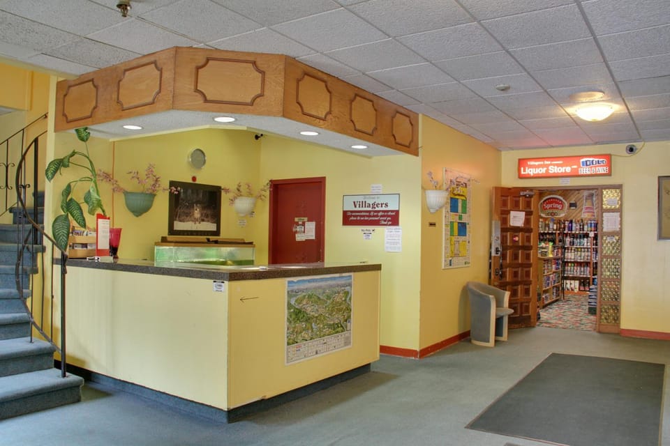 Villagers Inn Hotel in British Columbia