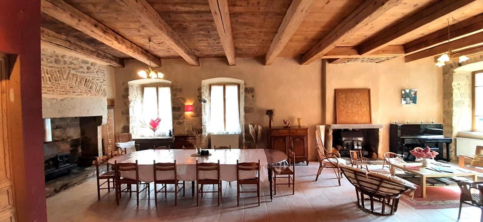 Le Clos de l'Atre Hotel in Auvergne-Rhône-Alpes