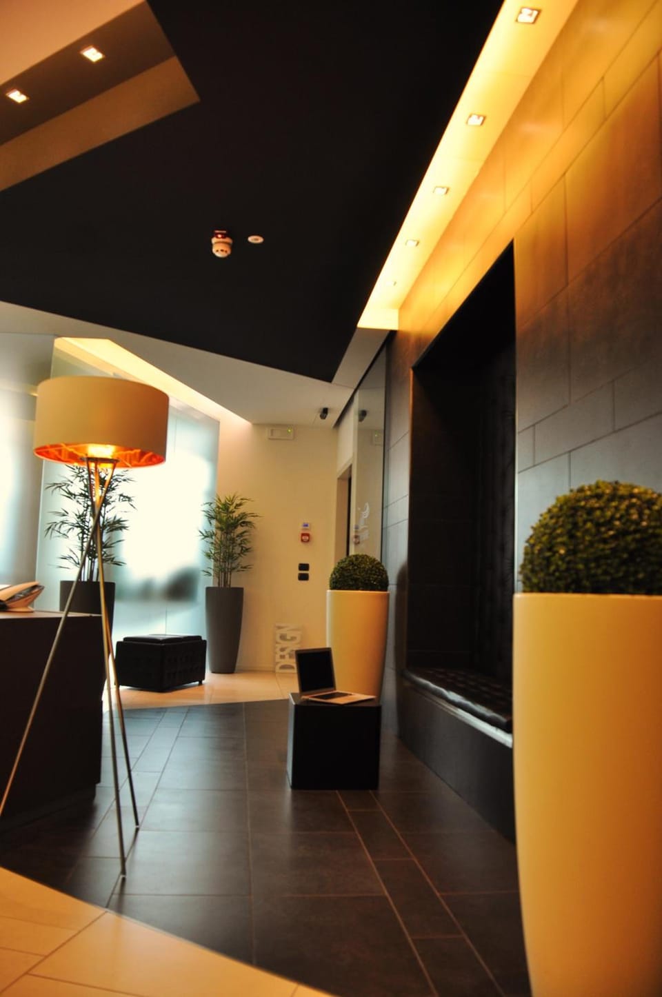 Shared lounge/TV area