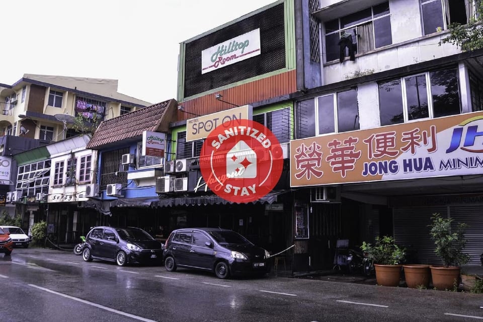 SPOT ON 89630 Hilltop Room Hotel in Kuching
