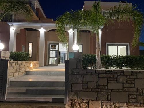 Golden Victory Hotel in Agia Marina