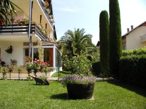 Room in Vodice with balcony, air conditioning, Wi-Fi (4826-2) Hotel in Šibenik-Knin County, Croatia