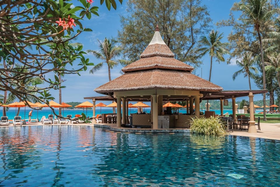 Poolside bar