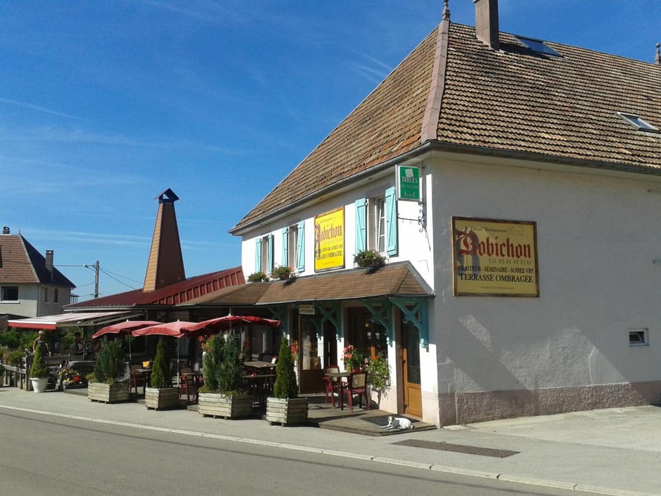 Logis Hotel Restaurant Robichon Hotel in Neuchâtel, Switzerland