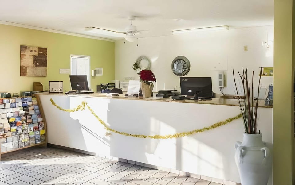 Premier Inns Thousand Oaks Hotel in Newbury Park