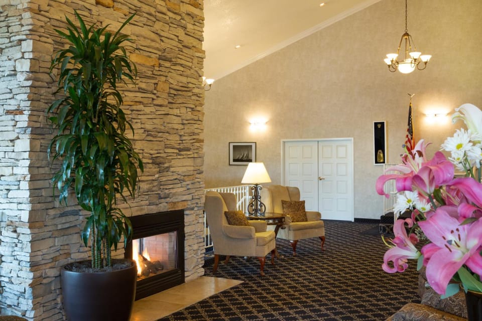 The Marina Inn on San Francisco Bay Hotel in San Leandro