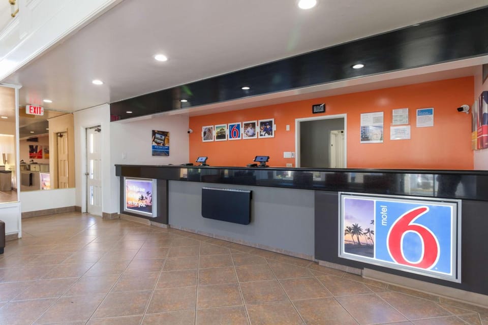 Motel 6 Claremont, CA Hotel in Claremont