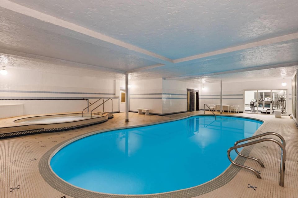 Royal Scot Hotel & Suites, Trademark Collection by Wyndham Hotel in Victoria